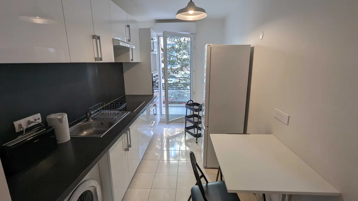 Colocation 1 pièce 13m² à 950€ Courbevoie (92400)