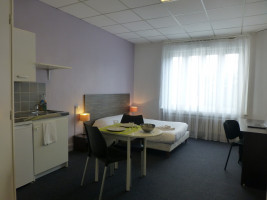 Photo Studio de 20-22 m² meublé et équipé - grand lit n° 2