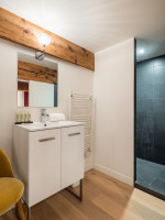 A VENDRE LOCAUX (bureaux + appartement) 88 M²