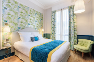 Chambre double/twin standard de de 15 à 16m² meublé