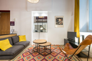 A VENDRE LOCAUX (bureaux + appartement) 88 M²