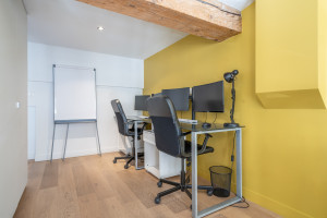 A VENDRE LOCAUX (bureaux + appartement) 88 M²