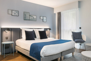 Chambre double de 20m² meublé