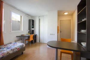 Photo 1. Studio Premier Prix de 18-19m² en entresol pour 400€/mois HC n° 11