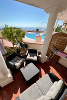 VENTE - charmant studio avec terrasse, vue mer et piscine !