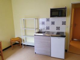 Photo Studio de 23 m² avec cuisine à 440 € charges comprise (eau froide /froide/electricite/chauffage) n° 1