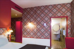 Chambre double de 12m² meublé