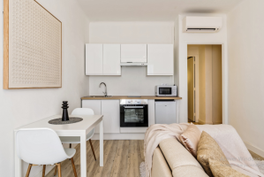 Appartement de Charme à Nice : T2 Cosy sur la Place Pellegrini
