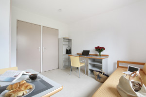 Photo Studio meublé (en étages) de 18 m² à 455 € n° 1