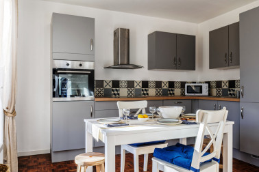 COLOCATION : entièrement rénové appartement de 4 pièces à Nice