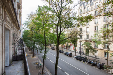 Beau T2 Meublé : Confort et Calme en Plein Cœur de Ville