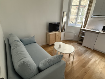 Image 1 de l'annonce : Studio meublé refait à neuf - 8 Bis, Rue de l'Argonne - 75019 Paris