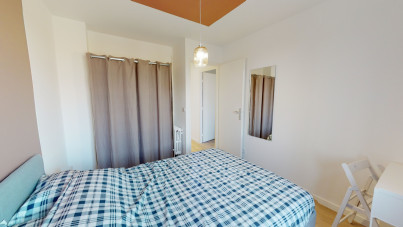 Image 7 de l'annonce : COLOCATION T5 meublé de 77 m² proche Saint-Charles