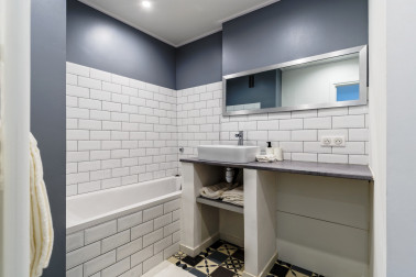 COLOCATION : entièrement rénové appartement de 4 pièces à Nice