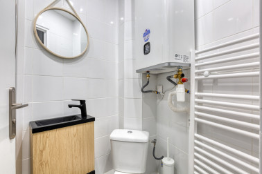 Studio meublé  à 75010 Paris