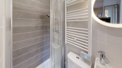 Joli 2 pièces meublé refait à neuf. Libre de suite - Rue Philippe de Girard