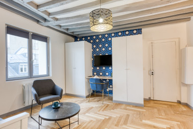 Magnifique studio refait à neuf par architecte - Rue  Cler 75007 - Libre de suite