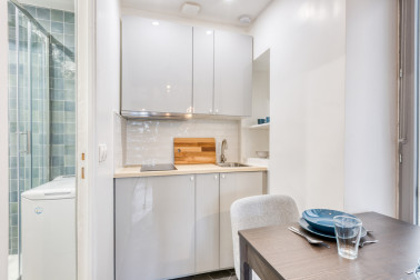 Magnifique studio refait à neuf par architecte - Rue  Cler 75007 - Libre de suite