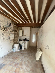 Local commercial - disponible de suite - travaux à prévoir -