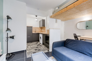 Grand studio meublé  avec terrasse