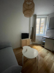 Image 2 de l'annonce : Studio meublé refait à neuf - 8 Bis, Rue de l'Argonne - 75019 Paris