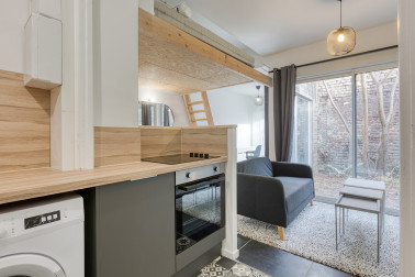 Grand studio meublé  avec terrasse