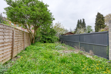 studio meublé et refait à neuf avec jardin