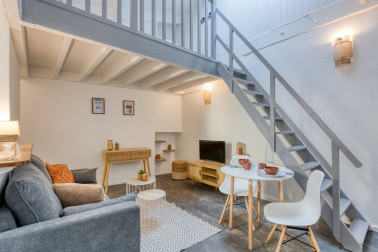 Studio en mezzanine- centre ville de Melun