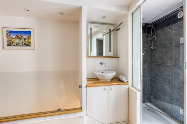A vendre 2 pièces de 27 m² au Centre de Paris