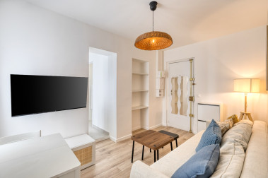 Image 2 de l'annonce : Magnifique T2 à  la Réunion, 75020 Paris, FR