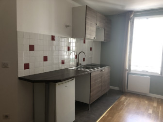 Studio refait à neuf au centre-ville de Melun
