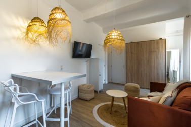 COLOCATION : Entièrement rénové retrouvé ce splendide 4 pièces à Grasse